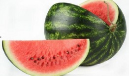 喝酒吃瓜解渴吗,解渴还是添乱？揭秘饮酒与解渴的真相