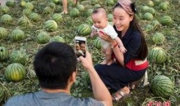 吃瓜中间图片,揭秘吃瓜群众眼中的焦点瞬间