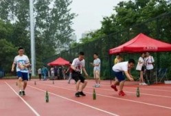 江西校园操场吃瓜事件,一场引发热议的校园风波