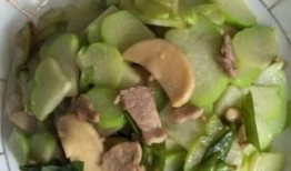 炒扶手瓜是否去皮吃,去皮还是不去皮，营养与口感大揭秘