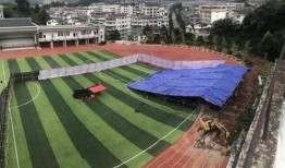 江西校园操场吃瓜事件,一场引发热议的校园风波