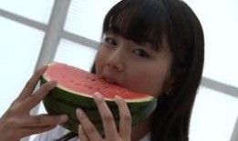 吃瓜女孩英文,Unveiling the World of Gossipy Girls: A Journey into the Lives of the Modern Eavesdroppers