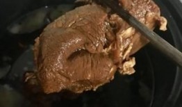 刘大瓜吃酱牛骨,刘大瓜挑战酱牛骨美食盛宴