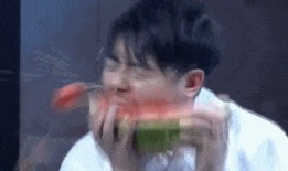 带你吃瓜解释亲亲,揭秘明星亲亲背后的故事