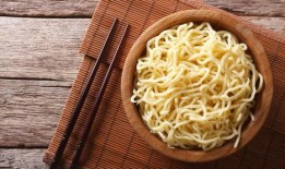 室友吃瓜面,揭秘校园生活趣味瞬间