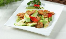 刘大瓜吃酱牛骨,刘大瓜挑战酱牛骨美食盛宴