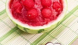 小笨蛋吃瓜,一场爆笑的夏日盛宴